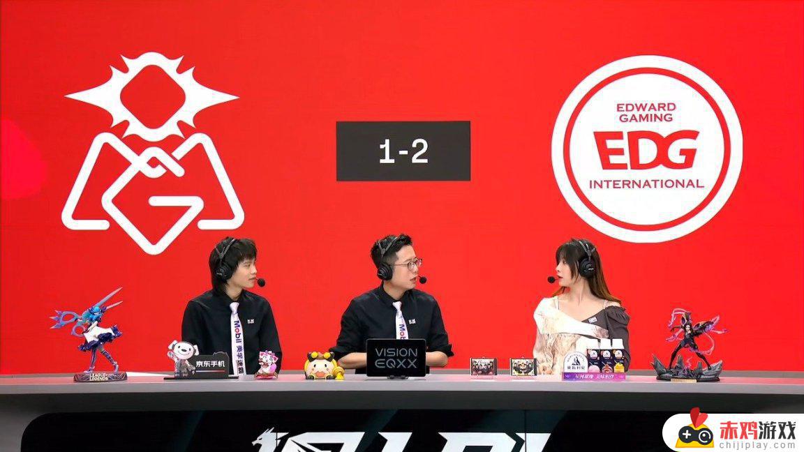 LPL季后赛：Fofo小法四杀拿到赛点！EDG 2-1 OMG！